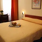 Elysée Hotel 2*