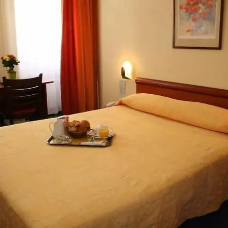 Elysee Hotel 2*