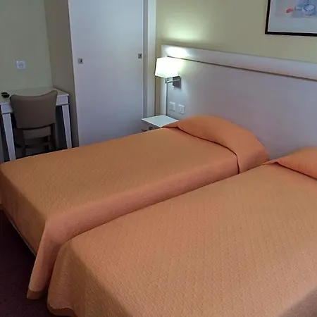 Hotel Elysee 2*
