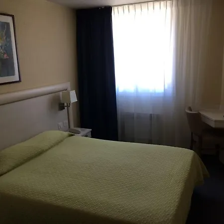 Elysée Hotel 2*
