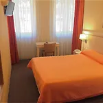 Elysée 2*